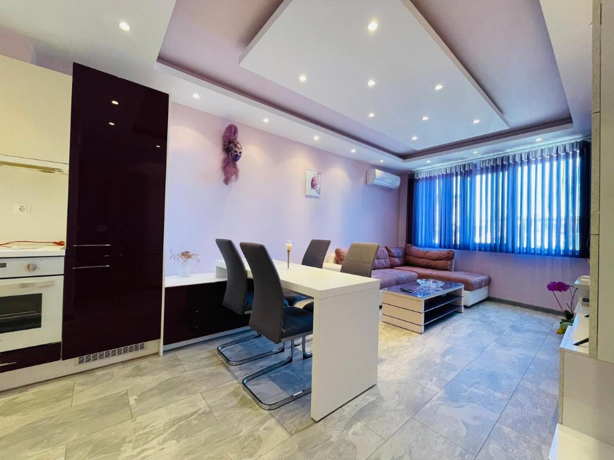 Апартамент Чаролит / Apartment Charoite Burgas Exteriör bild