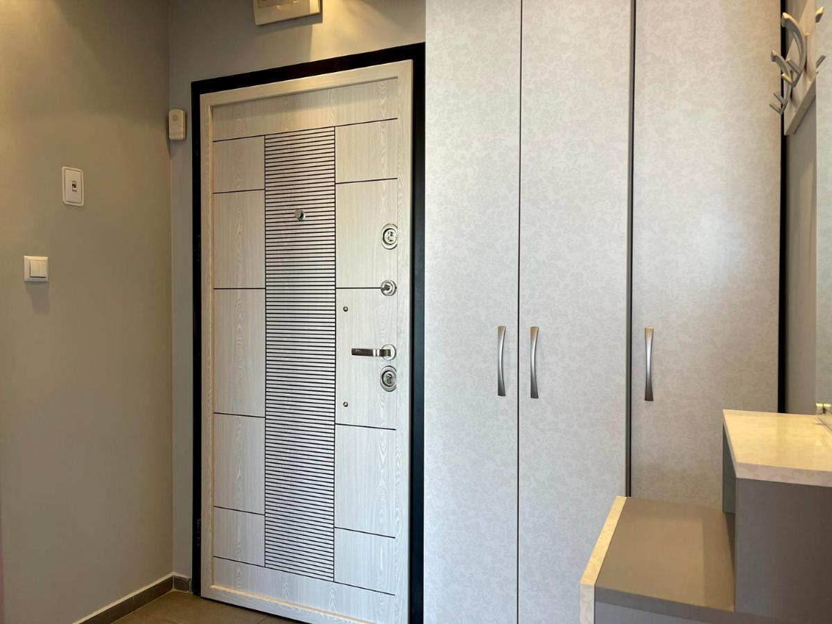 Апартамент Чаролит / Apartment Charoite Burgas Exteriör bild