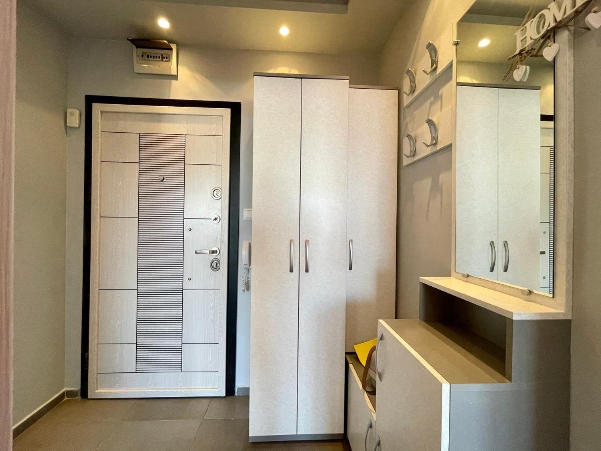 Апартамент Чаролит / Apartment Charoite Burgas Exteriör bild