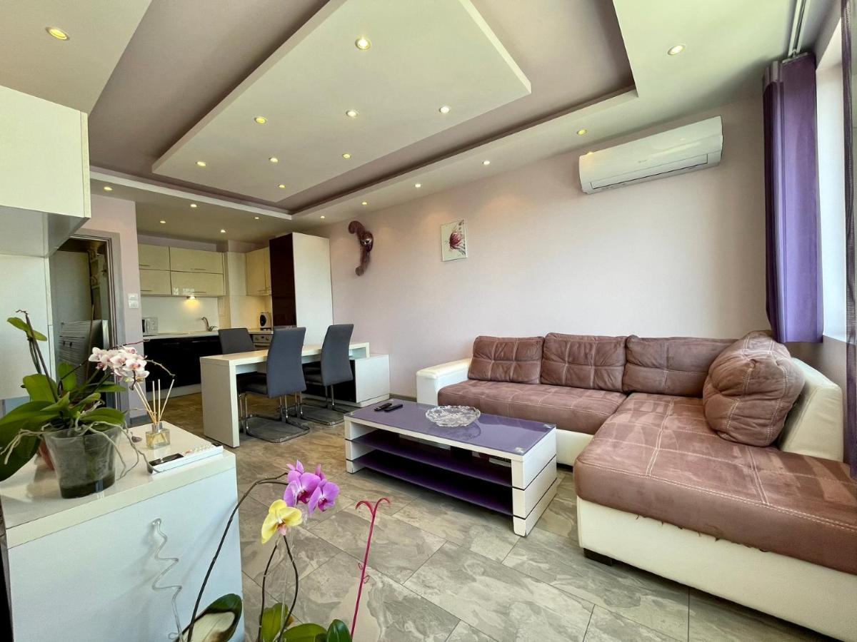 Апартамент Чаролит / Apartment Charoite Burgas Exteriör bild
