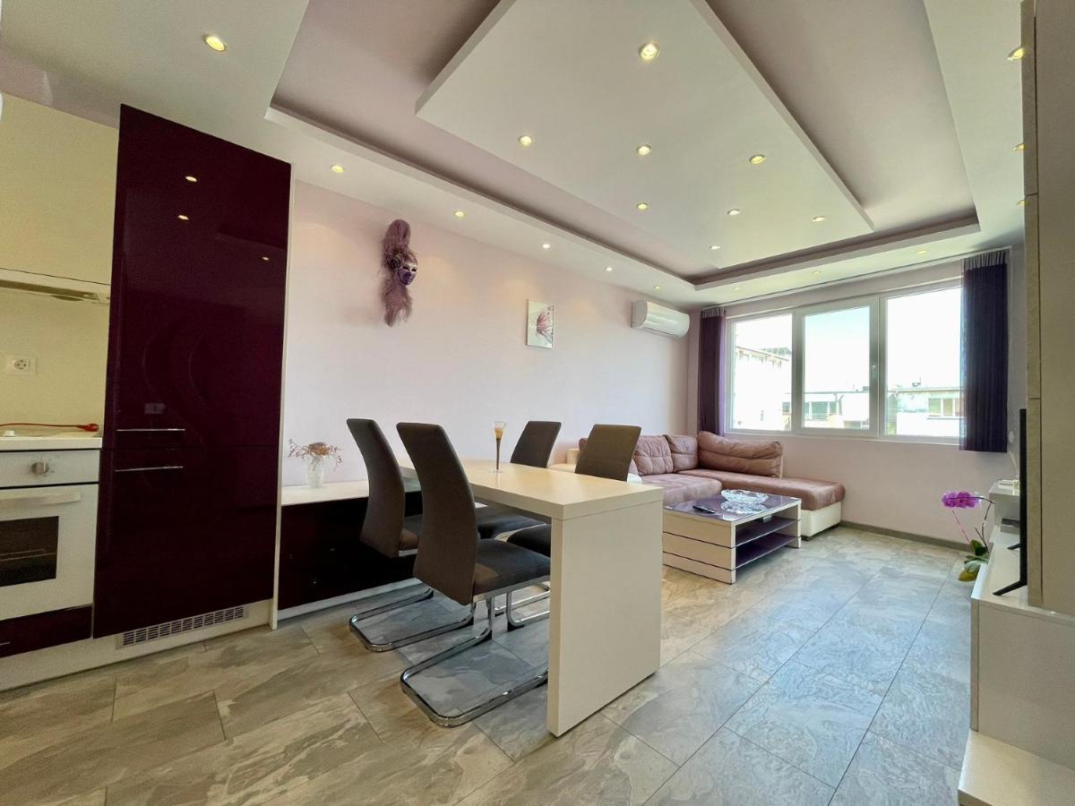 Апартамент Чаролит / Apartment Charoite Burgas Exteriör bild