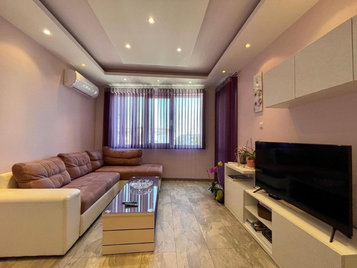 Апартамент Чаролит / Apartment Charoite Burgas Exteriör bild
